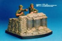 1:35  US Airborne IN Vietnam 2 Figures W/Base