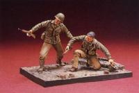 1:35 WWII US Infantry (1) - 2 Figures W/ Base