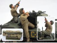 1:35  U.S. M5A1 Tank Crew 