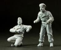 1/35 Sdkf232 Panzer funkwgen CREW-2 FIGURES