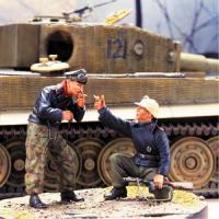 1/35&quot;HAVE A LIGHT&quot;GERMAN TANKERS(2w/BASE 